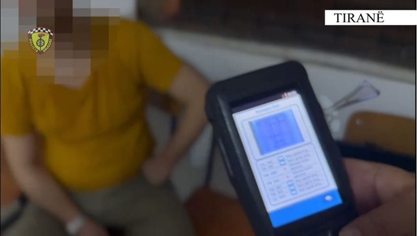 Drejtonte mjetin nën efektin e lëndëve narkotike/ Arrestohet 29-vjeçari në Tiranë 