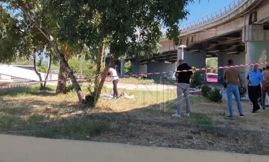 U gjet e vdekur poshtë Urës së Dajlanit, viktima dyshohet të jetë abuzuar dhe vrarë/ 17 të shoqëruar 