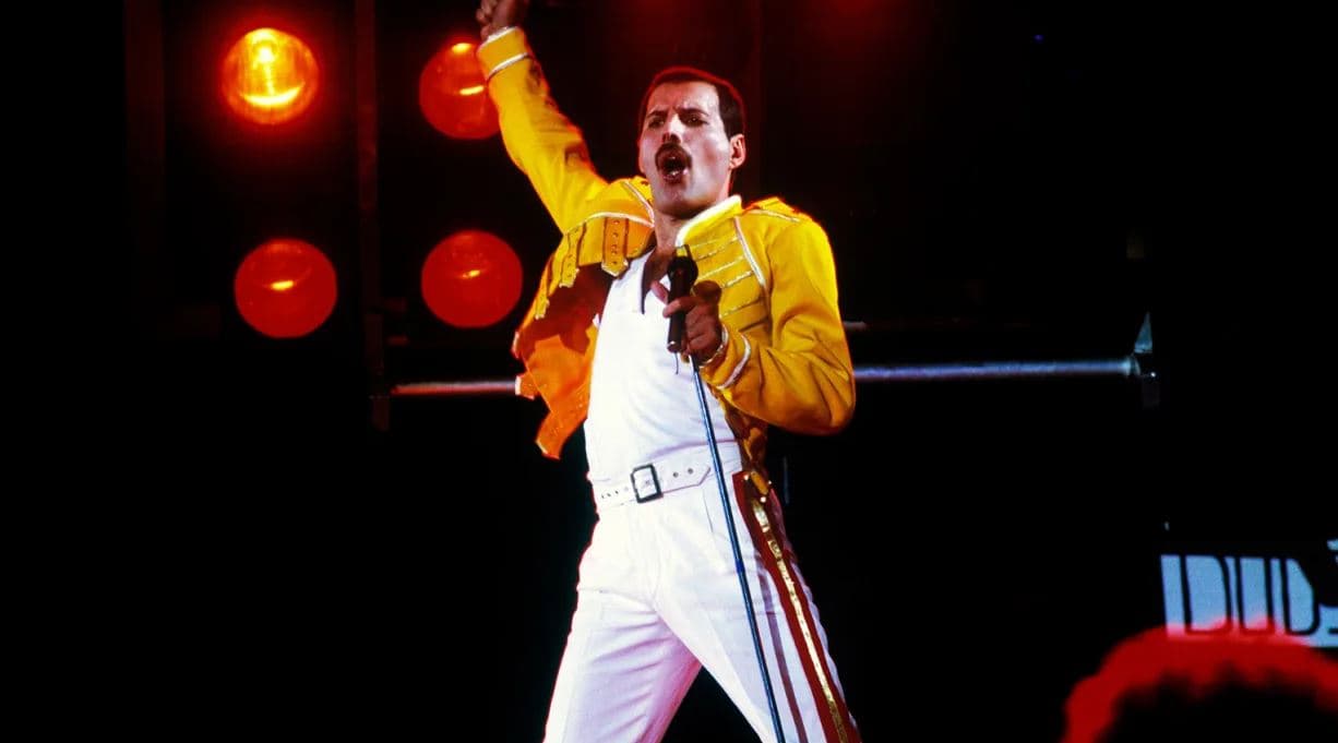 Del në ankand pianoja e Freddie Mercury 