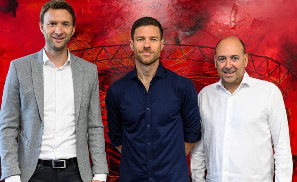 Trajneri Xabi Alonso rinovon kontratën me Leverkusen