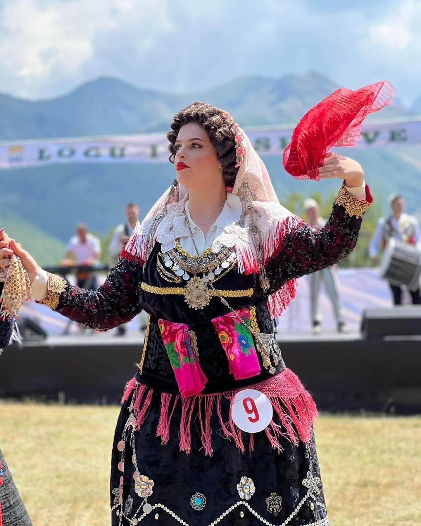 Shfaqja unike e folklorit dhe xhubletës/ Rikthehet festivali “Logu i Bjeshkëve 2023”