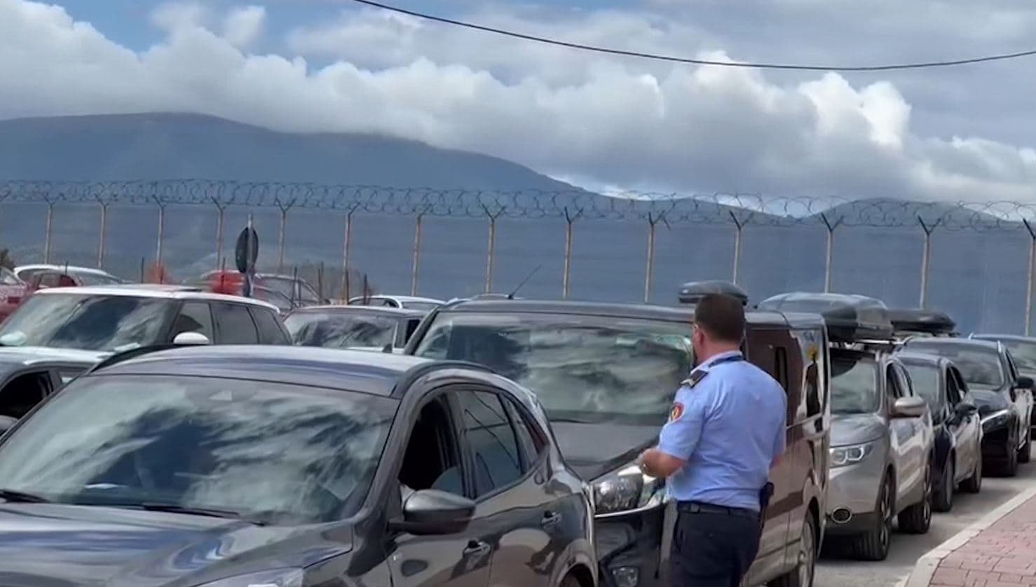Fundjava e parë e gushtit, fluks në portin e Vlorës