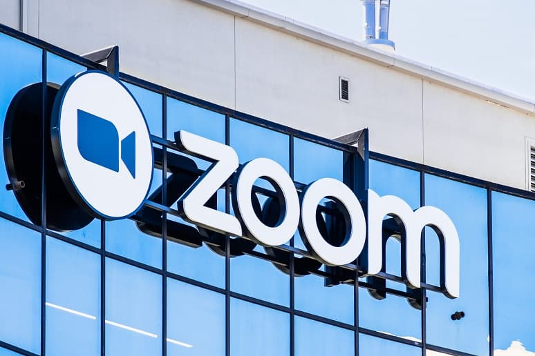 Zoom 'urdhëron' punëtorët të kthehen në zyrë