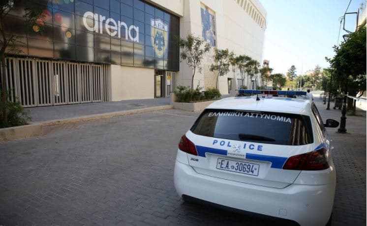 Hetime për vdekjen e tifozit të AEK-ut në Greqi, si nisi përleshja dhe dyshimet për rolin e policisë 