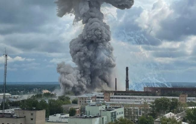 Shpërthim në një fabrikë industriale në Moskë, plagosen 25 persona