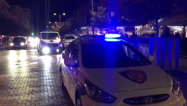 Qëlluan me armë në ajër pas sherrit, shpallen në kërkim dy vëllezër në Korçë