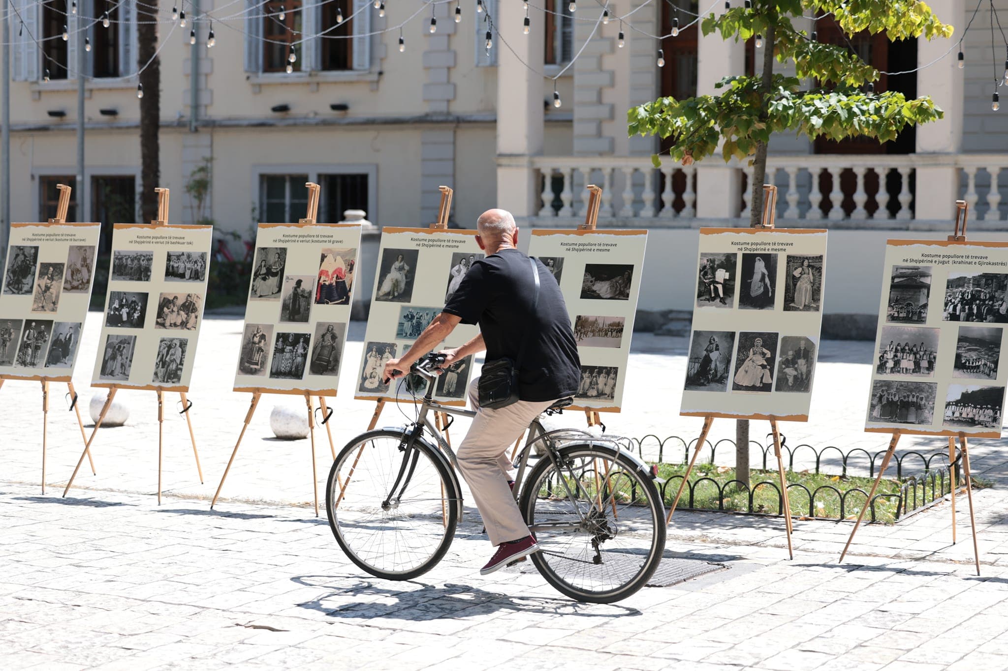 Në Shkodër ekspozohen veshjet popullore të shqiptarëve