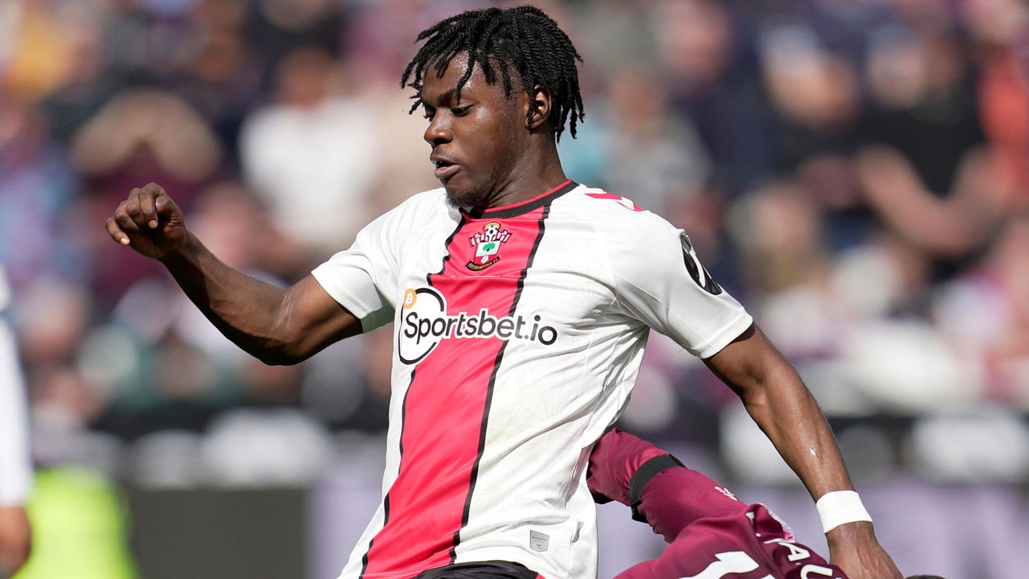             Chelsea, ofertë për Romeo Lavian 