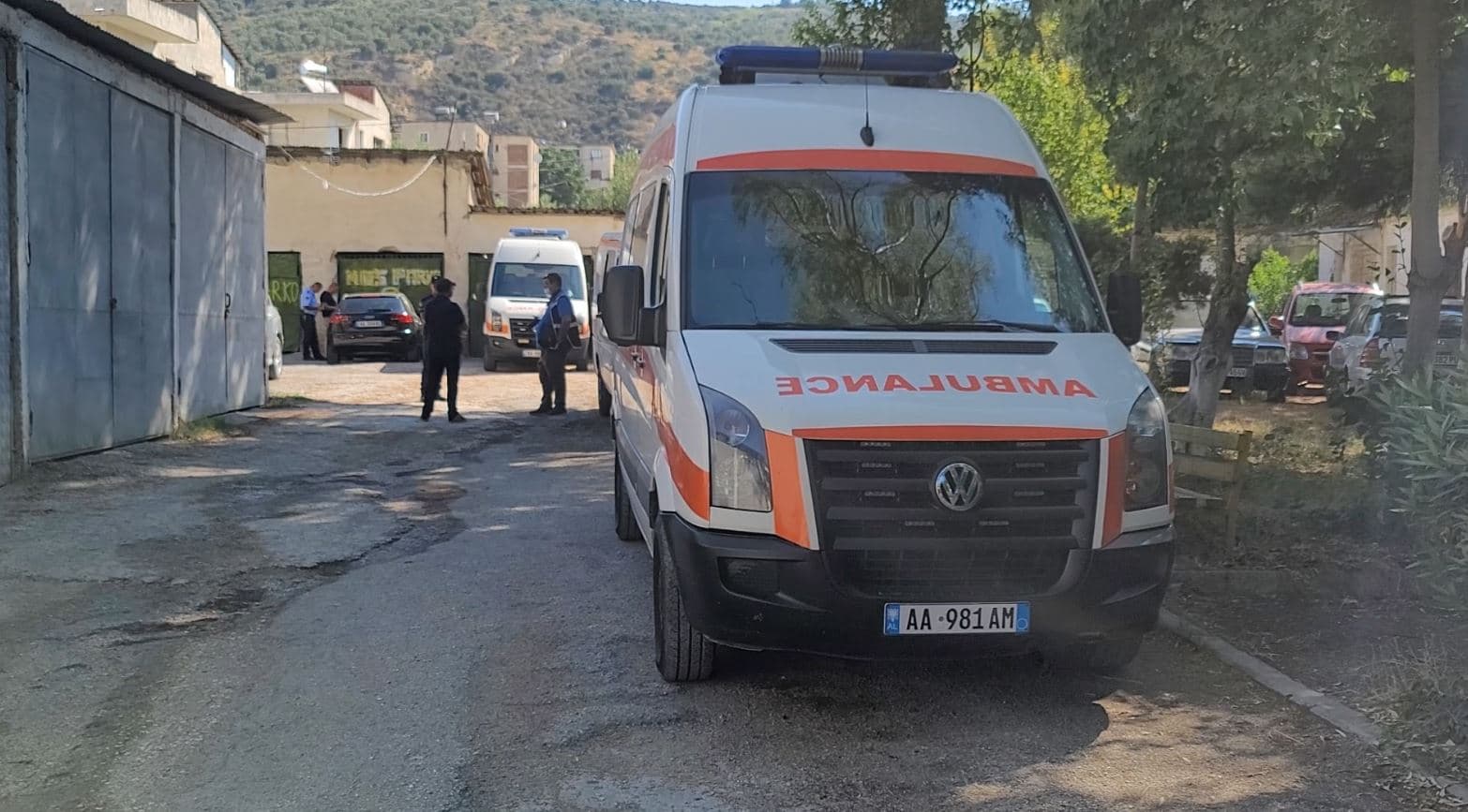 Lushnjë, një person gjendet i vdekur pranë spitalit