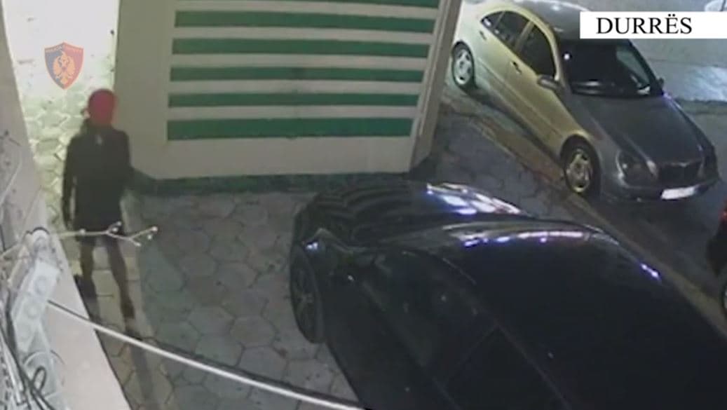Në kërkim për disa vjedhje makinash, “Sinjali” vë në pranga dy persona në Durrës 