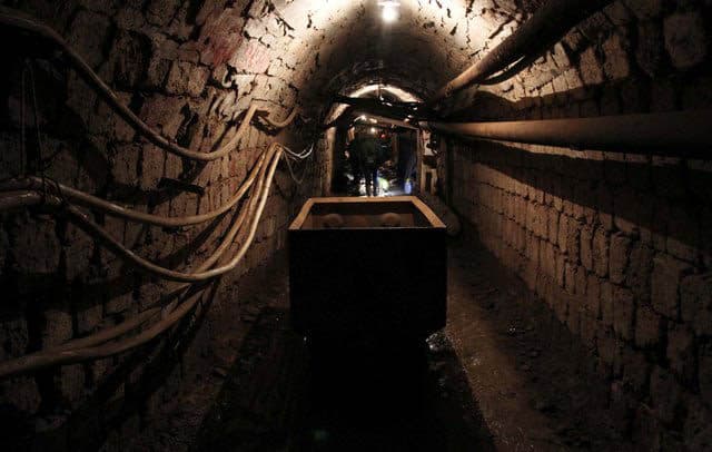 Ushtronin aktivitet minerar me lëndë plasëse dhe në shkelje të rregullave, procedohen 4 persona në Klos