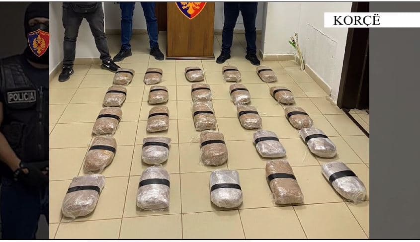    Trafikonin lëndë narkotike me varka peshkimi drejt Maqedonisë/ Arrestohen katër persona në Pogradec