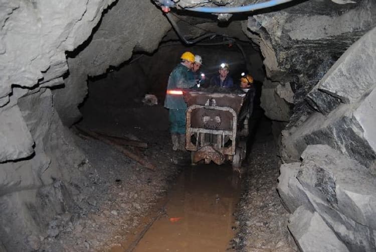 Shpërthim gazi në minierën e Bulqizës, tre punëtorë pësojnë djegie trupore