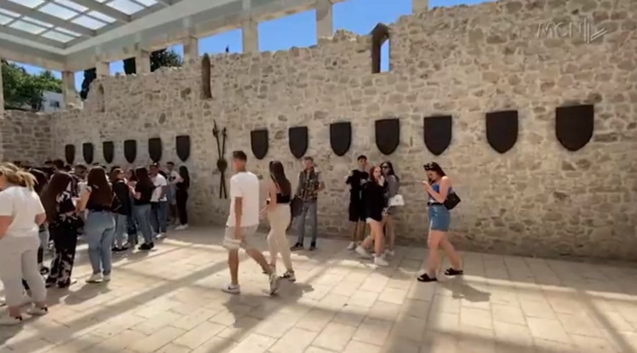   Në Lezhë për Skënderbeun/ Fluks turistësh pranë memorialit (VIDEO)