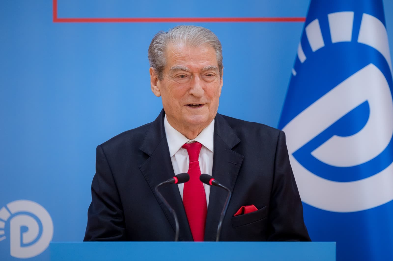 Berisha akuza Veliajt: Vjedhja e shekullit me djegësin e Tiranës, nuk është gabim, por krim