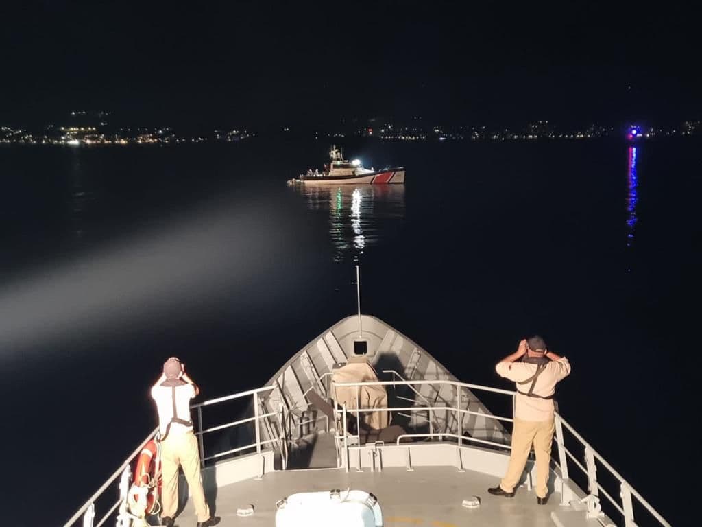 Anija “Butrinti” u vjen në ndihmë 3 gomoneve me emigrantë në Egje
