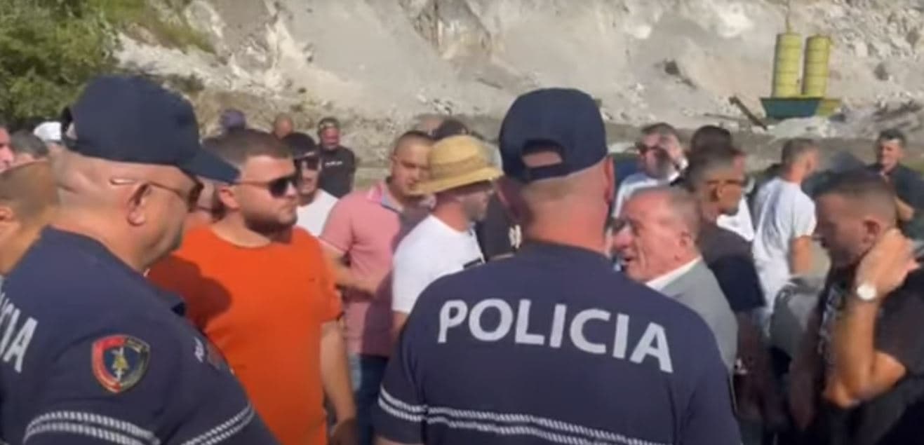 Protesta kundër guroreve në Fierzë, procedohen 5 persona