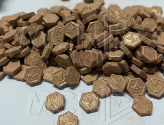 Ekstazi “Louis Vuitton”/ MCN TV siguron foton e drogës së sekuestruar, në pranga 5 persona (Emrat) 