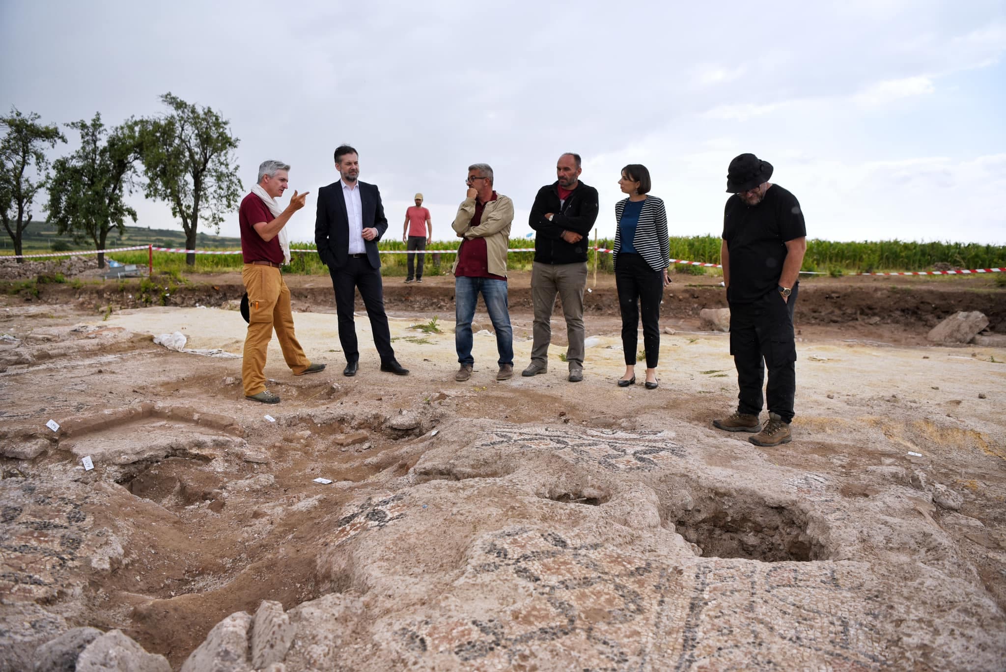 Zbulohet mozaiku në Parkun Arkeologjik të Ulpianës/ Dardania në dedikimin e Perandorit Justinian