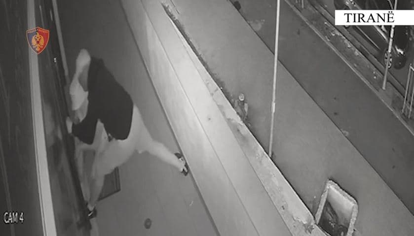     Vodhën para dhe sende me vlerë në një biznes, arrestohen dy autorët në Tiranë