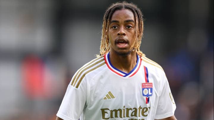 Chelsea , sfidë Paris St Germain për Bradley Barcola