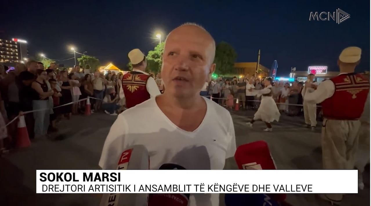 Ansambli i Këngëve dhe Valleve zbret në Shëngjin/ Koncerti folklorik ndiqet nga shqiptarë e të huaj (VIDEO)