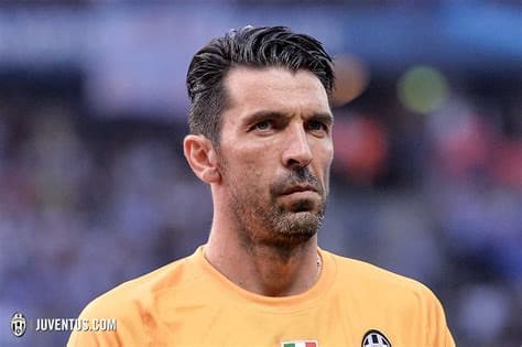Buffon “përjashton” Milanin: Napoli, Interi dhe Juventusi janë favoritë për titullin