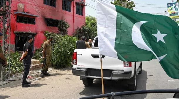 Sulm me bombë në Pakistan, humbin jetën 11 punëtorë