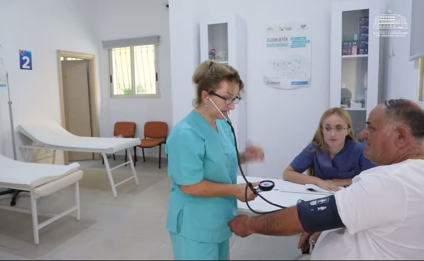 Manastirliu: Mbi 36 mijë pushues vendas e të huaj morën shërbim shëndetësor në 30 qendrat verore