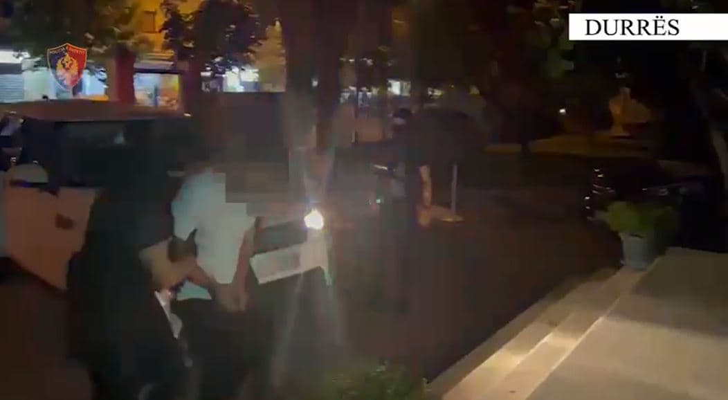 Kërcënoi me armë zjarri kushëririn, në pranga 26-vjeçari