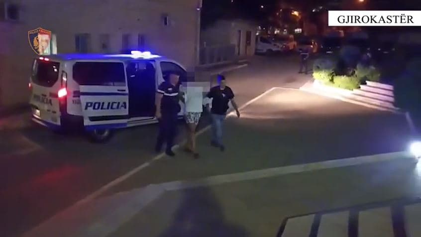 Transportonte 22 emigrantë të paligjshëm/ Arrestohet 34-vjeçari në Gjirokastër