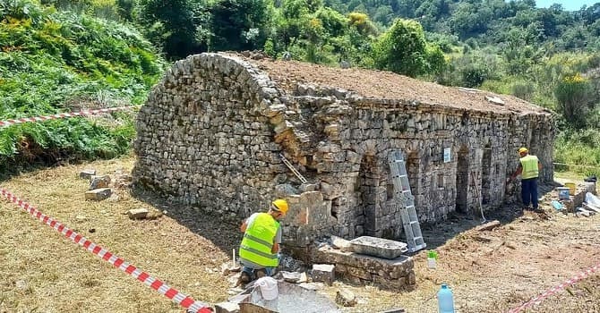 U rikthehen vizitorëve e besimtarëve/ Në Vlorë përfundojnë restaurimet në shtatë monumente kulture, kategoria I