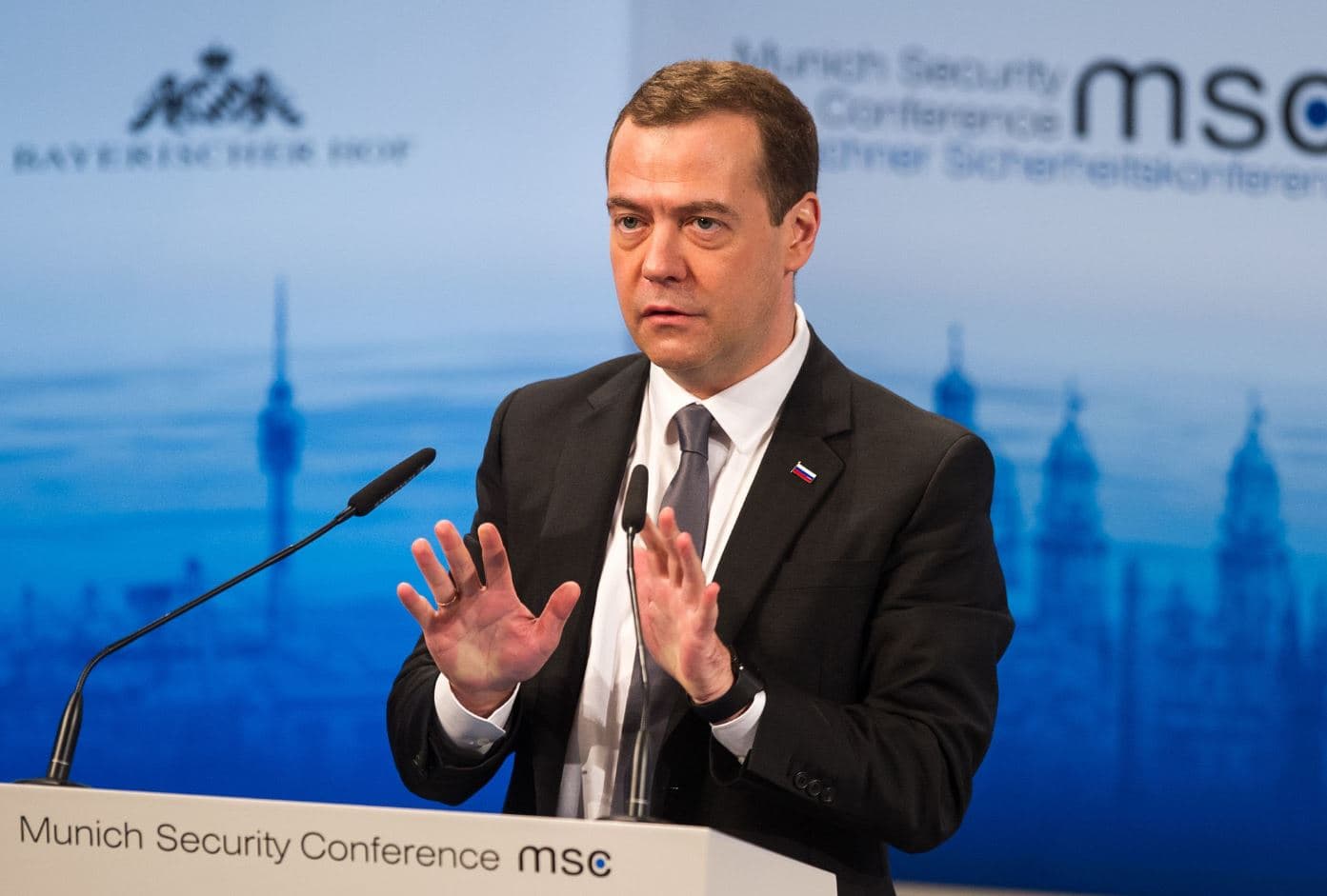 Medvedev: Perëndimi po i shtyn të gjithë drejt Luftës së Tretë Botërore