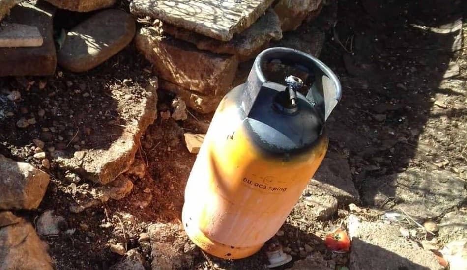 Po montonte bombulën e gazit/ Lëndohet nga shpërthimi 62-vjeçari në Patos