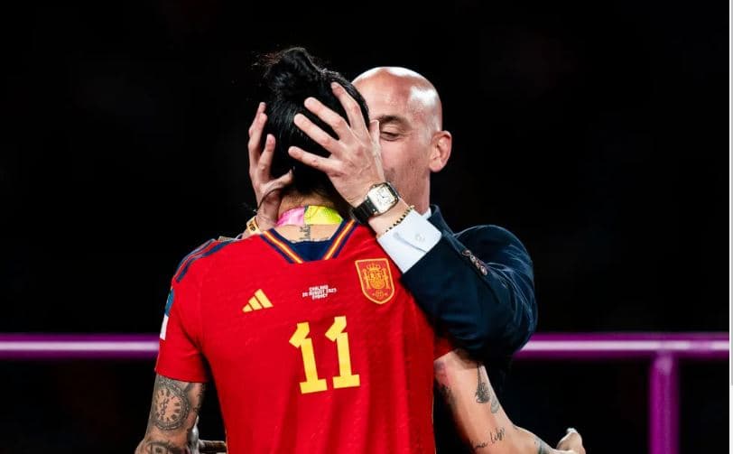 Puthi në buzë lojtaren/ FIFA, gati të pezullojë Rubiales për 15 vite