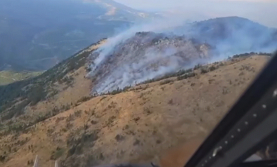 Zjarri shkrumbon parkun kombëtar të Lurës