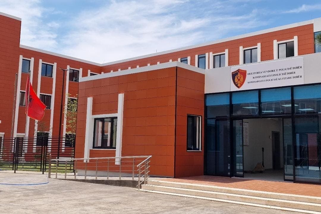 Arrestohet i riu në Dibër, ndihmoi të largohej nga vendi i ngjarjes 33-vjeçarin që tentoi të vrasë një person