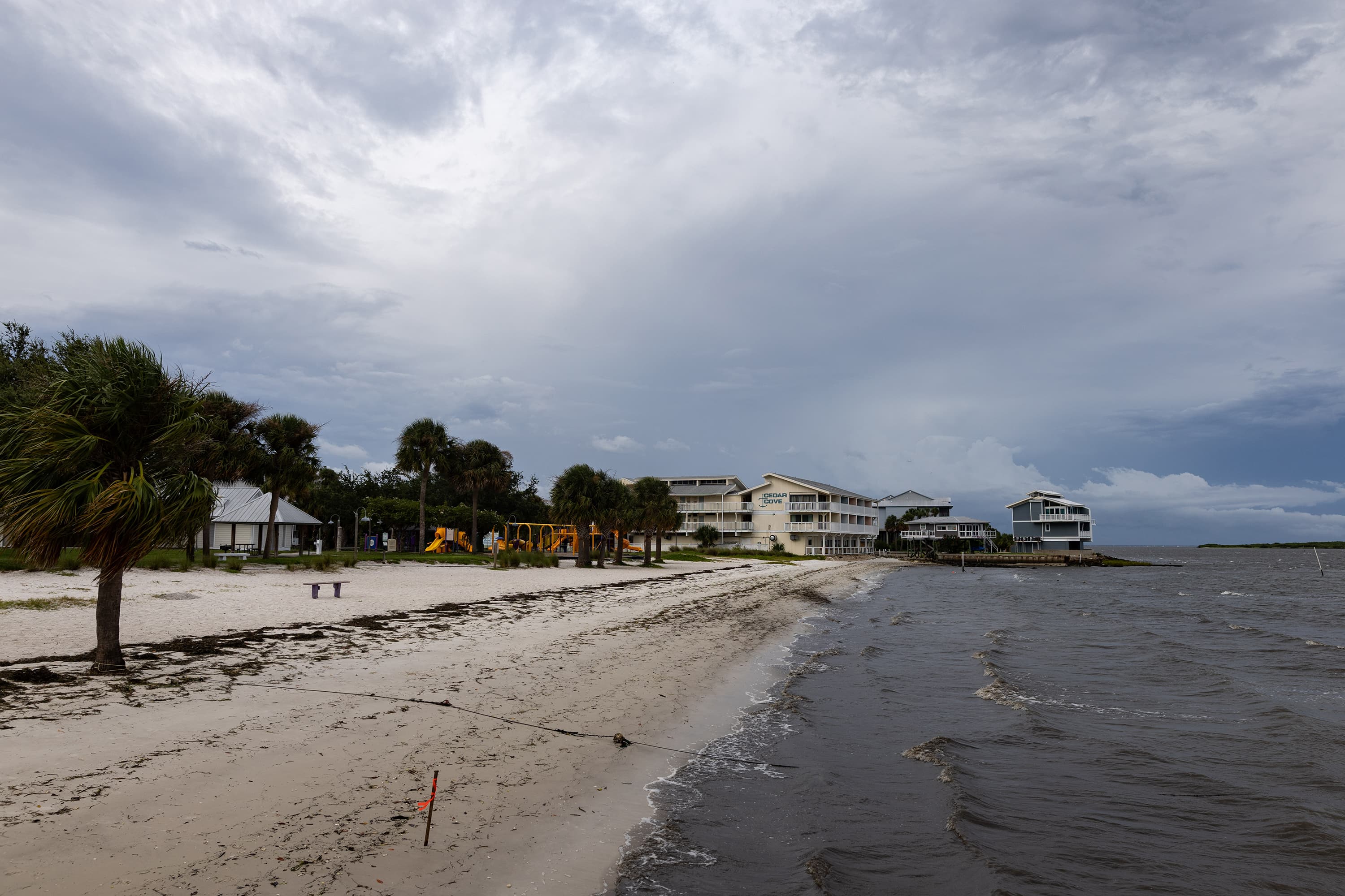 Uragani Idalia/ Karolina e Jugut shpall gjendjen e jashtëzakonshme, Florida përgatitet për evakuime