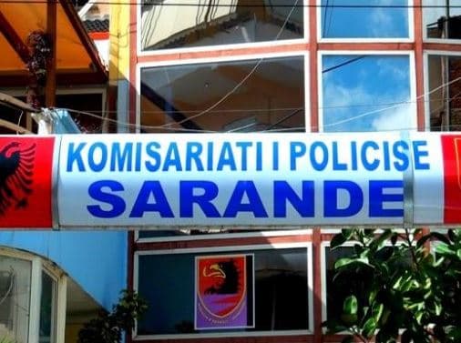Arrestohet 19-vjeçari në Sarandë, u kap duke lëvizur me dorezë metalike, procedohen dhe dy të mitur