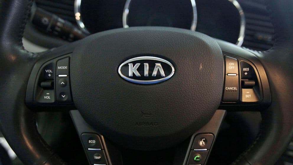 Probleme me mjetet, Kia tërheq 320 mijë makina