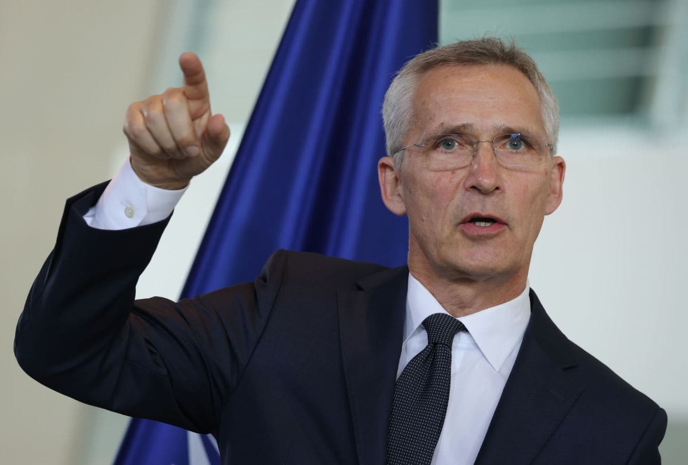 Stoltenberg: Kievi po fiton terren