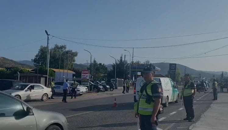 Në fokus ‘shoferët e rrezikshëm’, Policia rrugore kontrolle në hyrje të Elbasanit