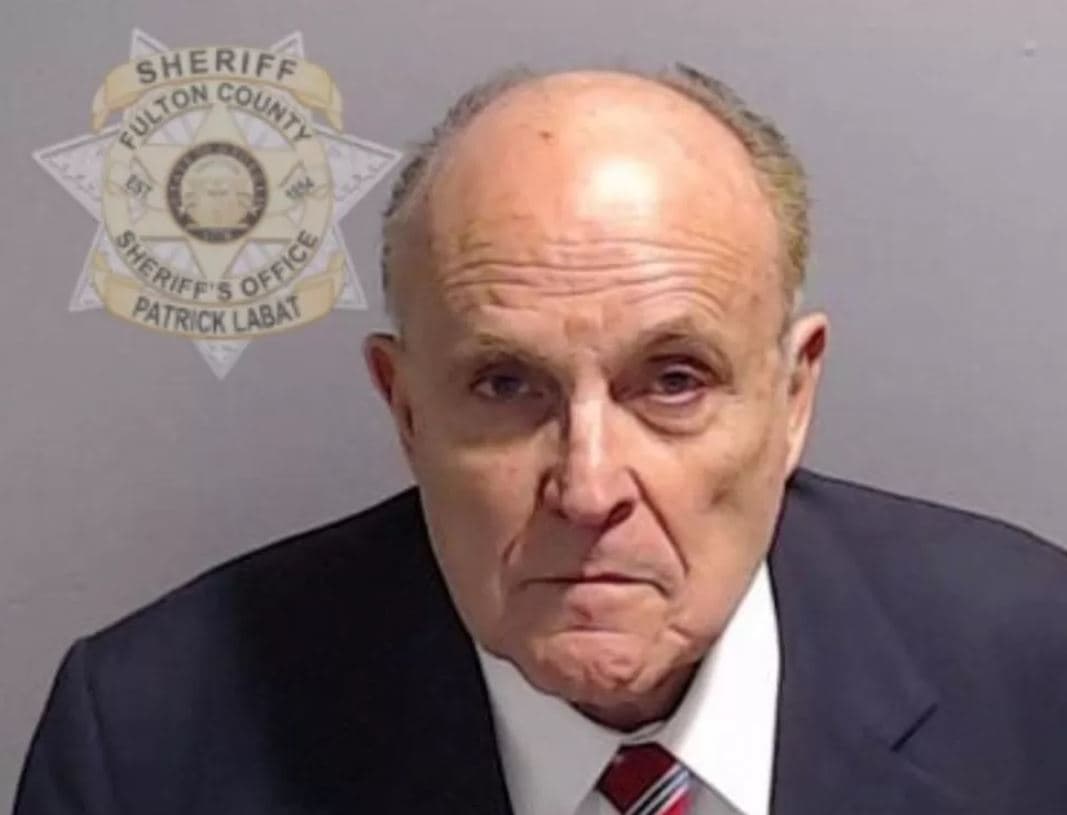 Akuzat në Xhorxhia/ Rudy Giuliani dhe 6 bashkëpunëtorë të tjerë deklarohen të pafajshëm
