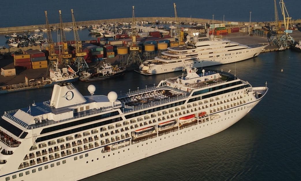 Kroçiera “Nautica” me turistë nga 18 vende të ndryshme të botës ndalet në portin e Durrësit