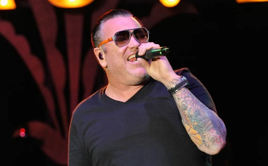 Ndahet nga jeta këngëtari themelues i grupit të njohur rock ‘Smash Mouth’