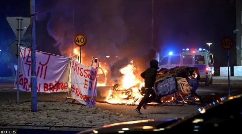 Protesta të dhunshme pas djegies së Kuranit në Suedi, arrestohen tre persona