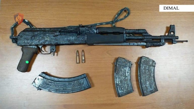 Me armë dhe municione në banesë, arrestohet 50-vjeçari në Dimal