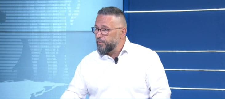 Kthupi: Më mbledhjen e 5 shtatorit Bardhi i bëri shërbimin e fundit Bashës! Deputetët që u mblodhën nuk kanë qëndrim të unifikuar (VIDEO)
