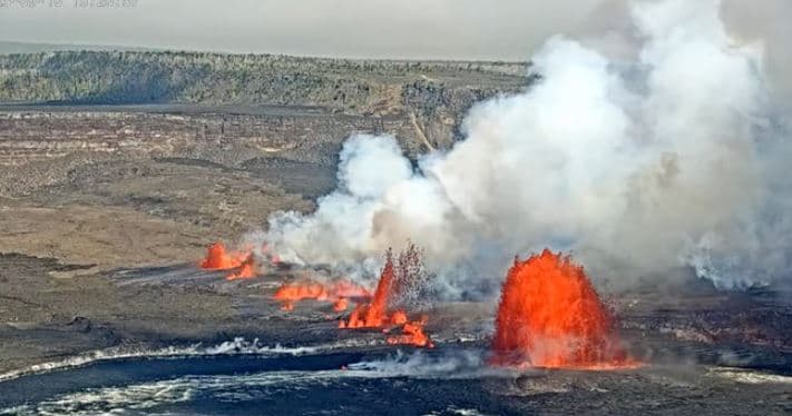 SHBA/ Shpërthen sërish vullkani Kilauea, shërbimet e urgjencës paralajmërojnë qytetarët për lëshimin e gazrave vullkanikë