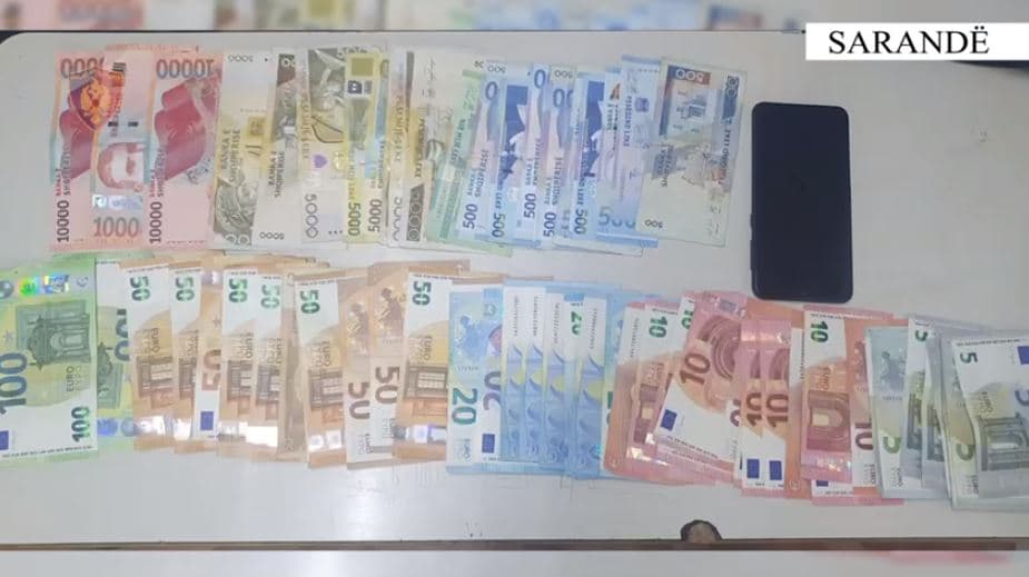 Vodhi çantën me një makinë në Sarandë, vihet në pranga 